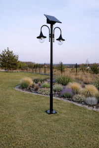 Latarnia Solarna Klasyczna Czarna Barwa Światła Ciepła Hybryda Zasilacz 230V 